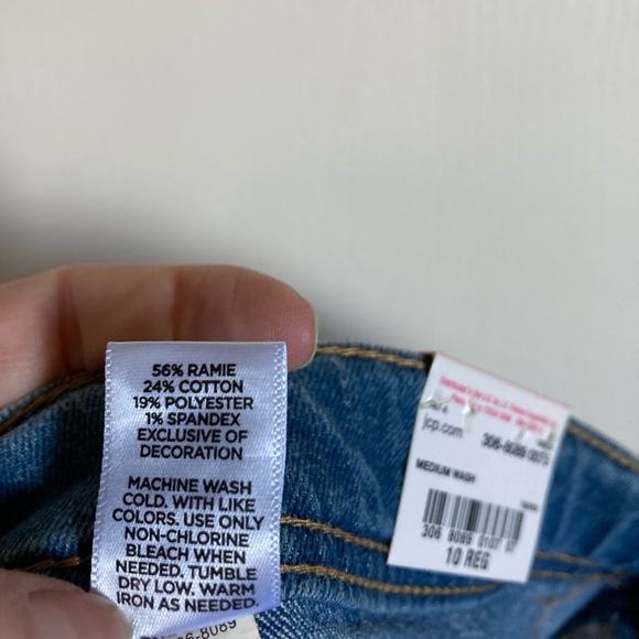 🌞Total Girl Medium Wash Crystal Detail Bermuda Denim Shorts #IB - Picture 3 of 9